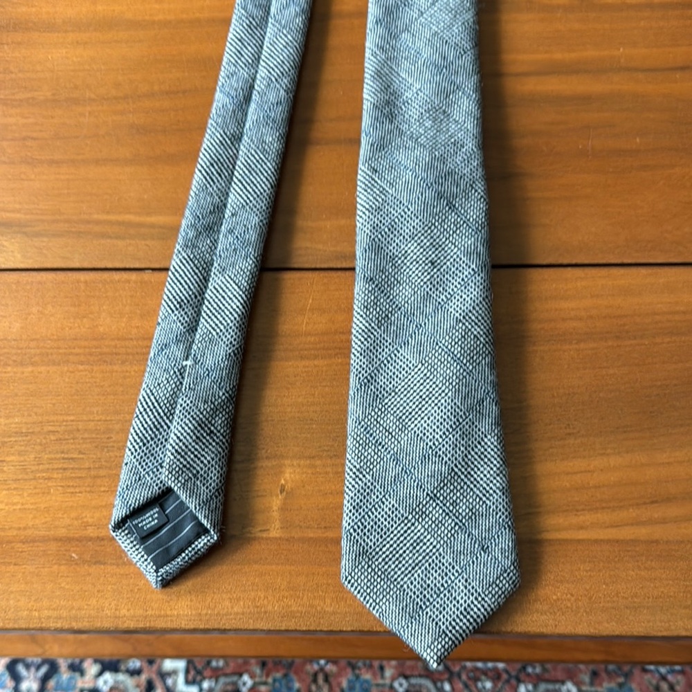 Express Gray Textured Tie for Semi-Formal Occasions
